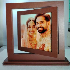 Wooden rotating photo stand square