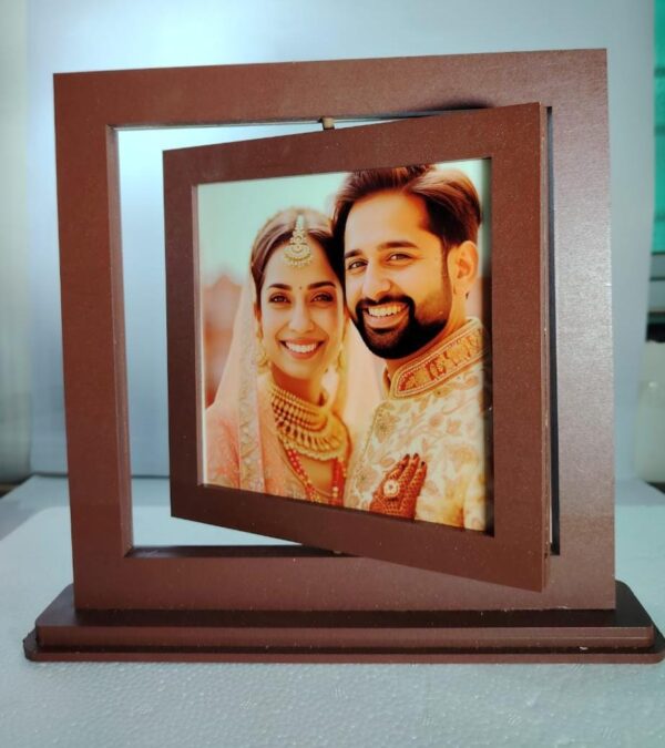 Wooden rotating photo stand square - Image 2